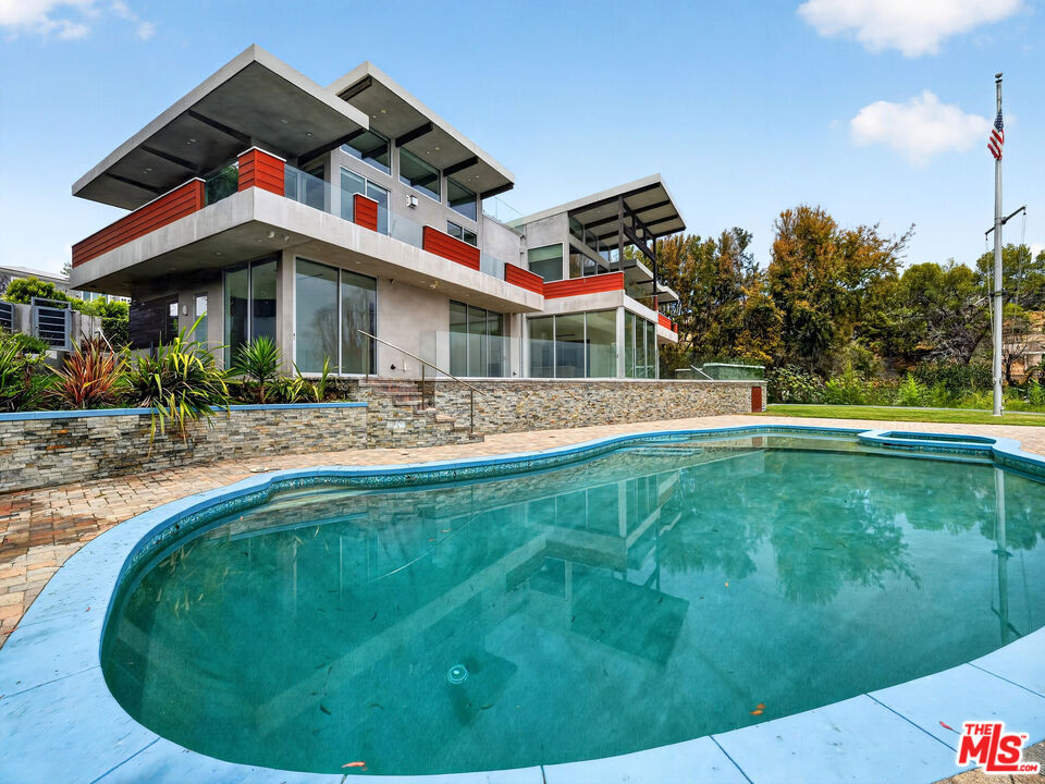main property photo 49