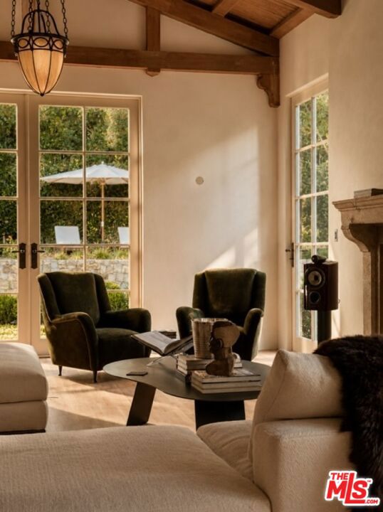 main property photo 11
