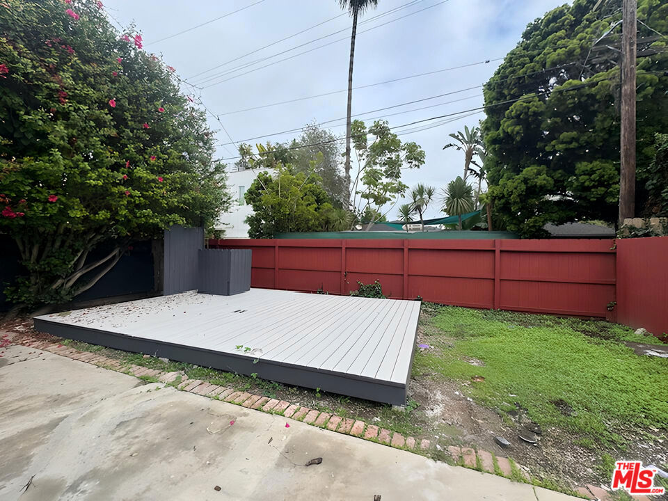 main property photo 13