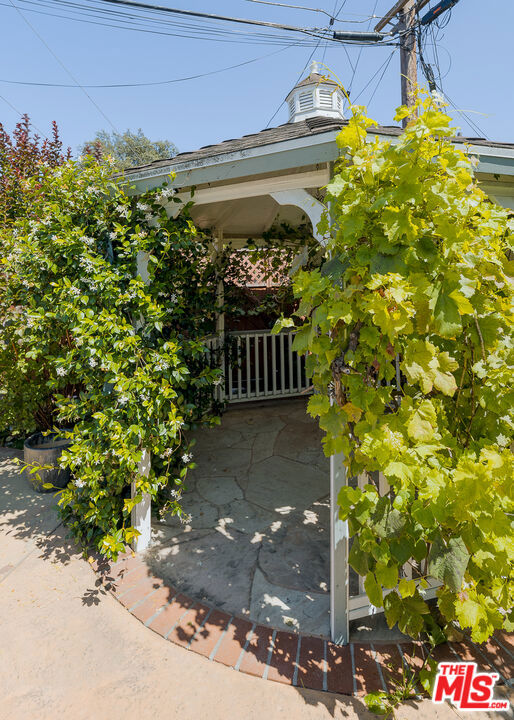 main property photo 50