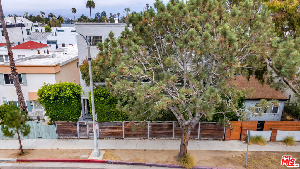 main property photo 59