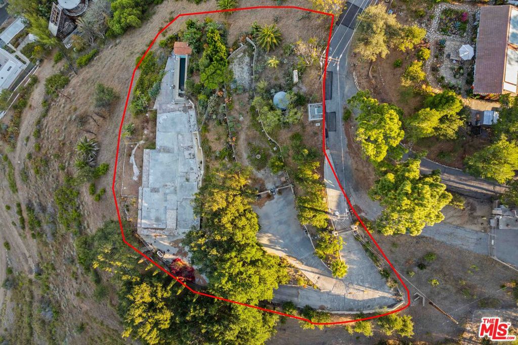 main property photo 18