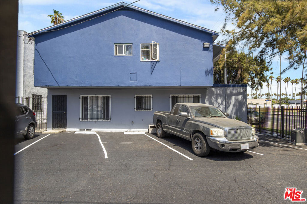 main property photo 6