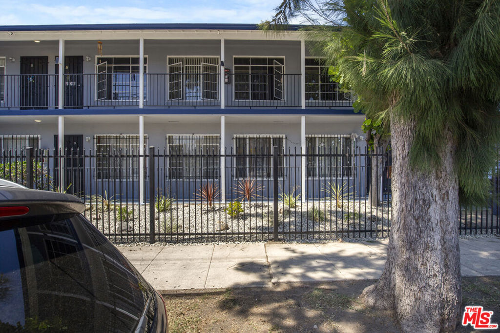 main property photo 9