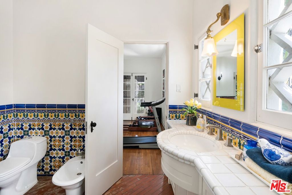 main property photo 58