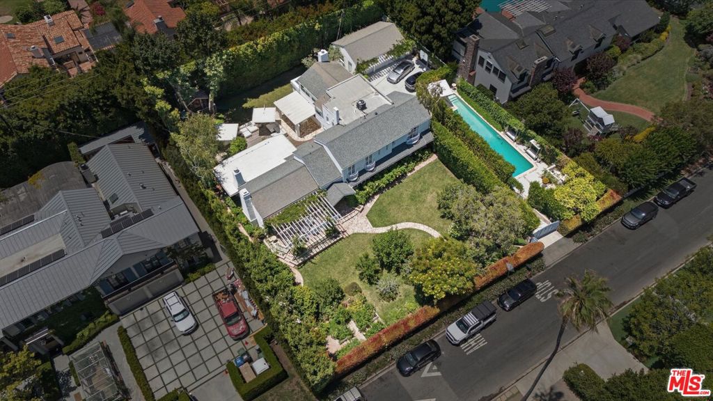 main property photo 40