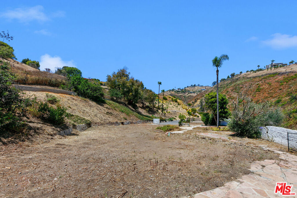 main property photo 10