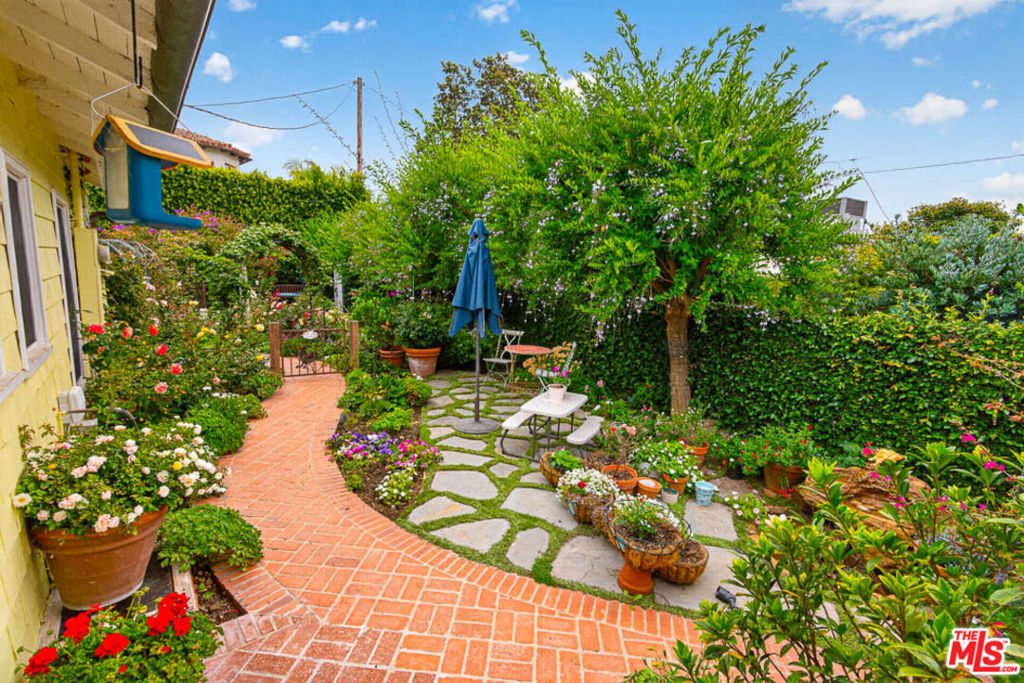 main property photo 16