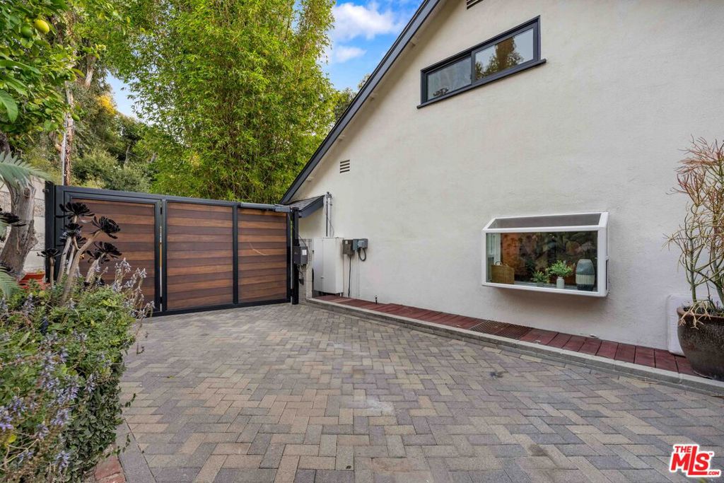 main property photo 63
