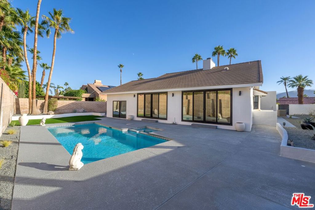 main property photo 17