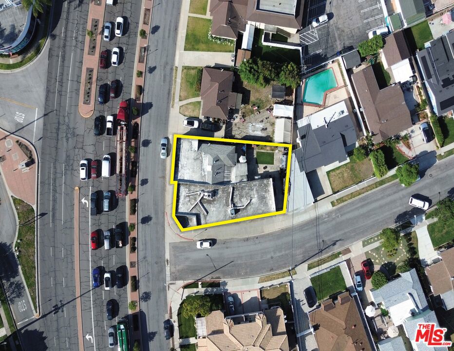 main property photo 6