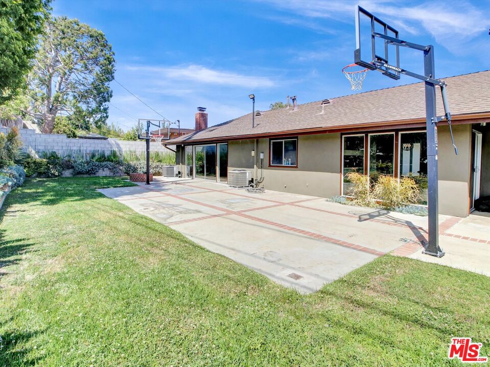 main property photo 41