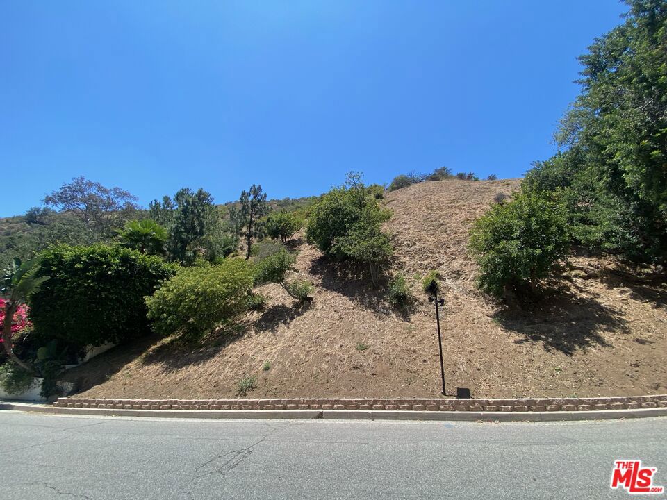 main property photo 11