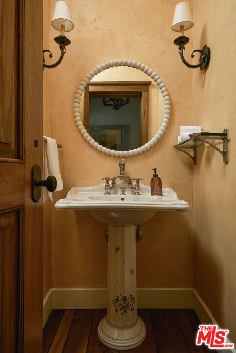 main property photo 17