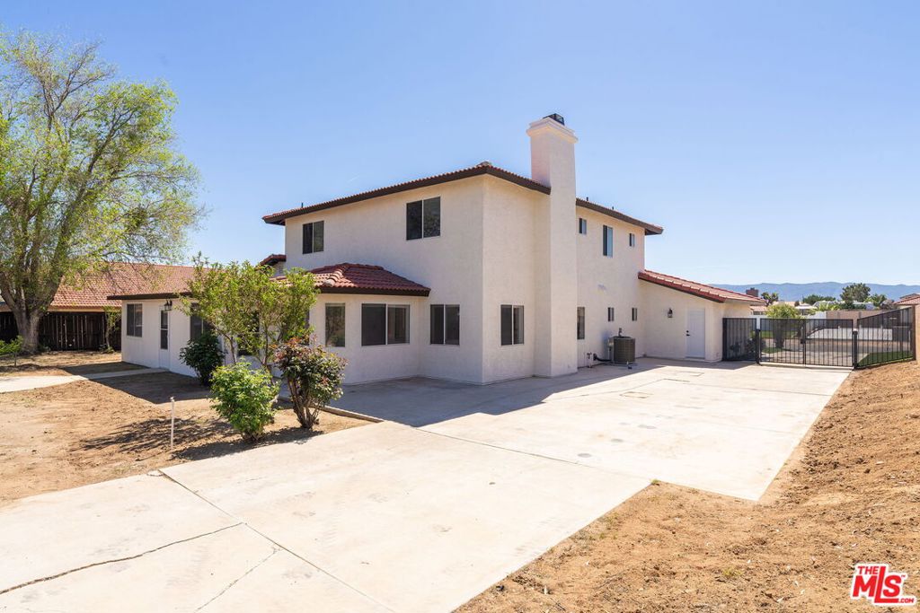 main property photo 32