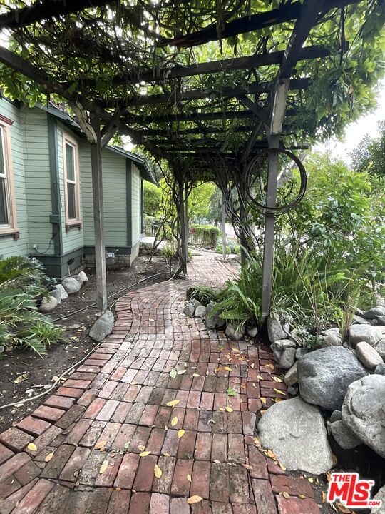 main property photo 9