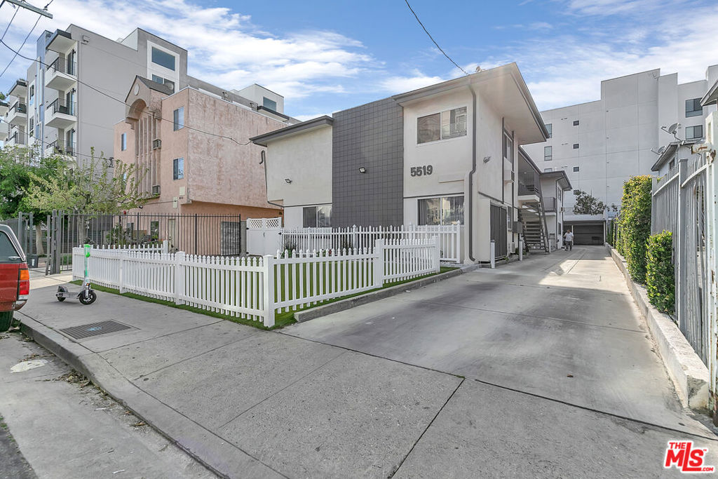main property photo 15