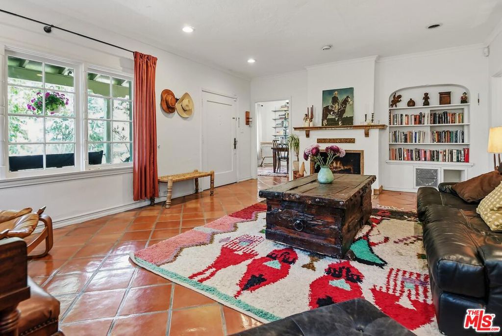 main property photo 8