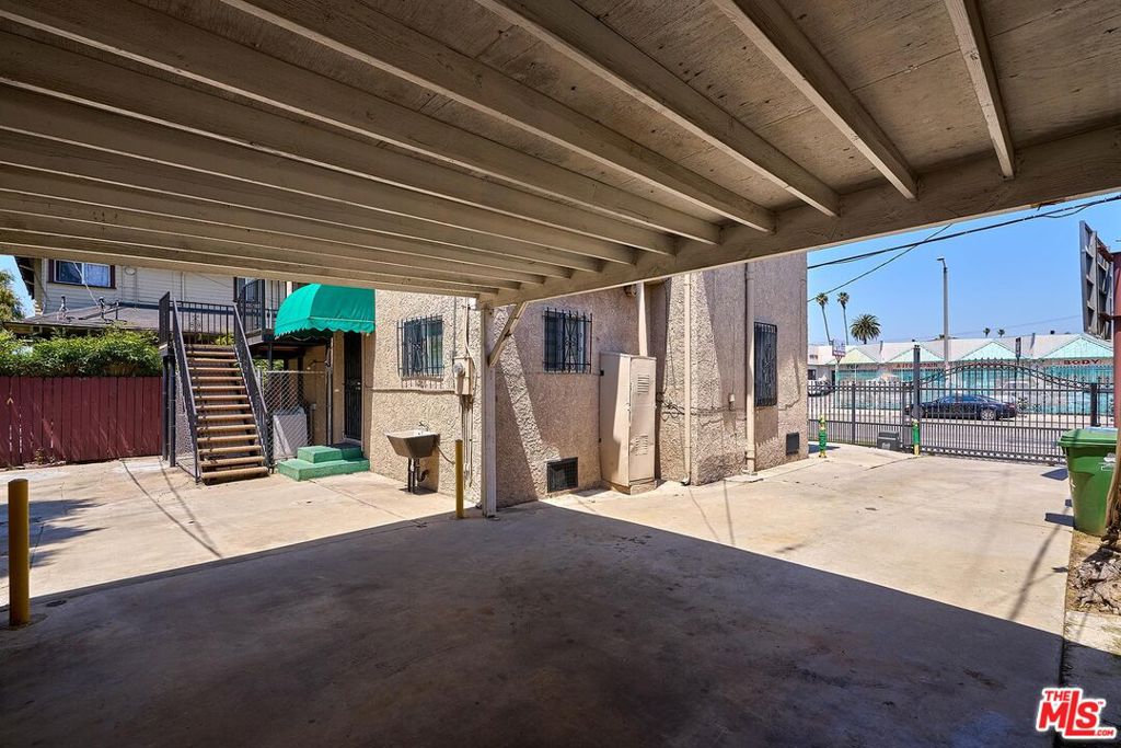 main property photo 24