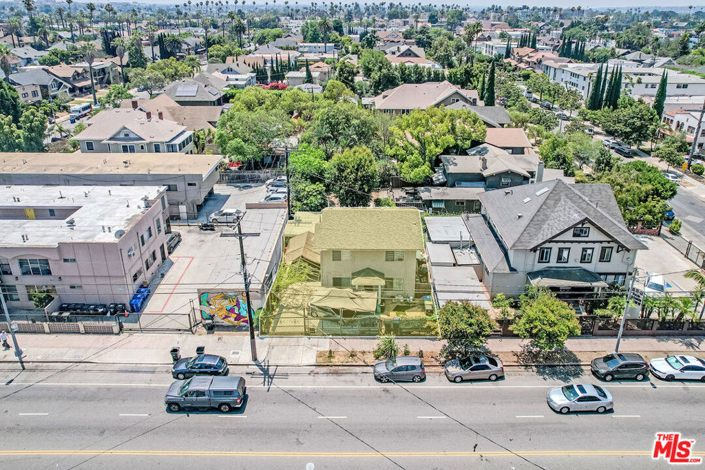 main property photo 28
