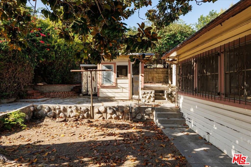 main property photo 11