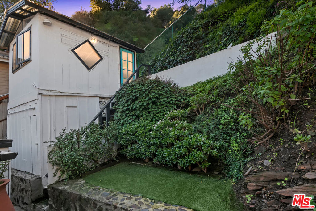 main property photo 17