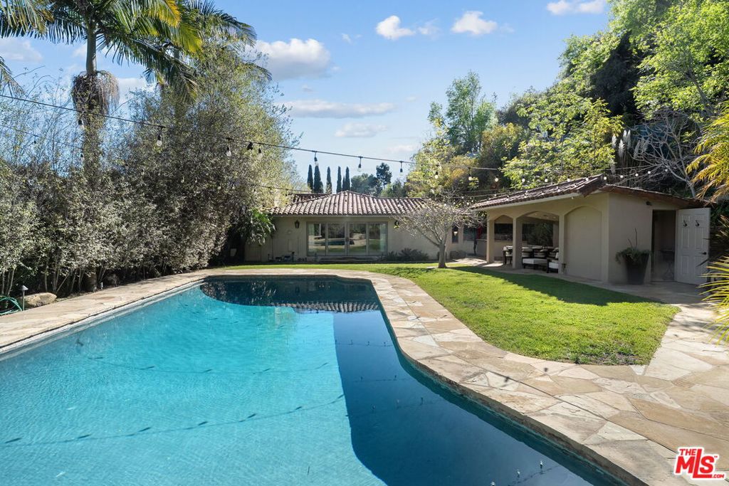 main property photo 26
