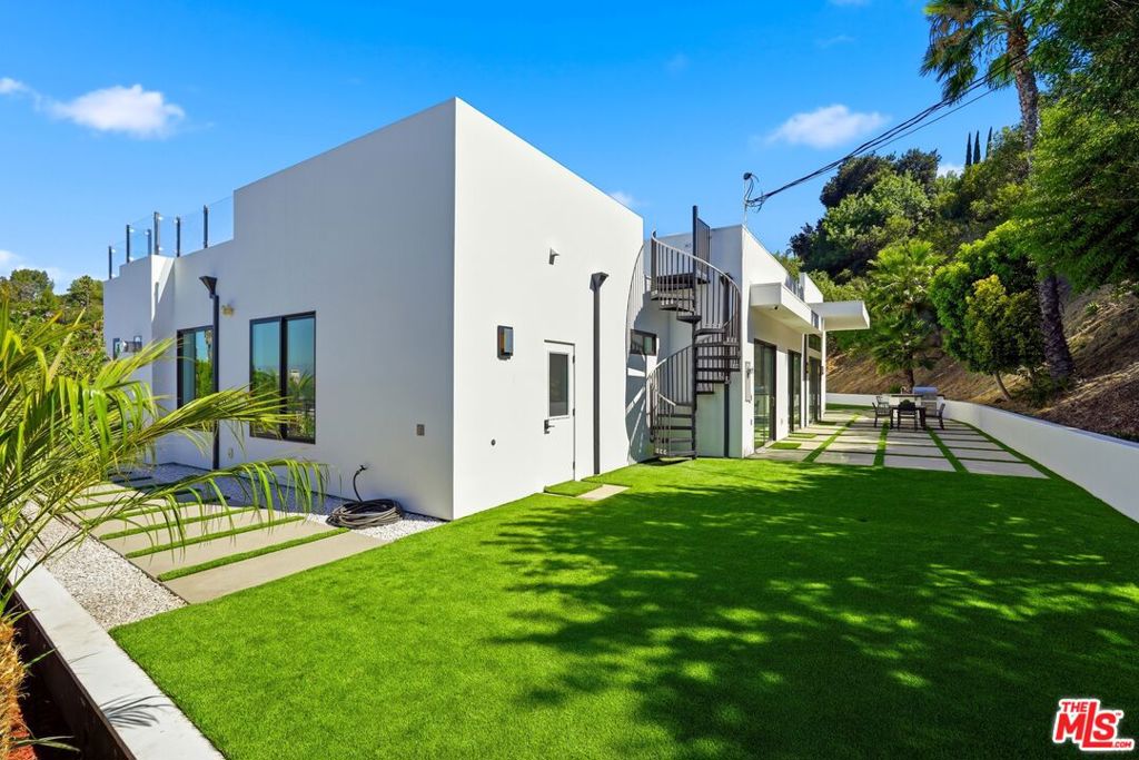 main property photo 41