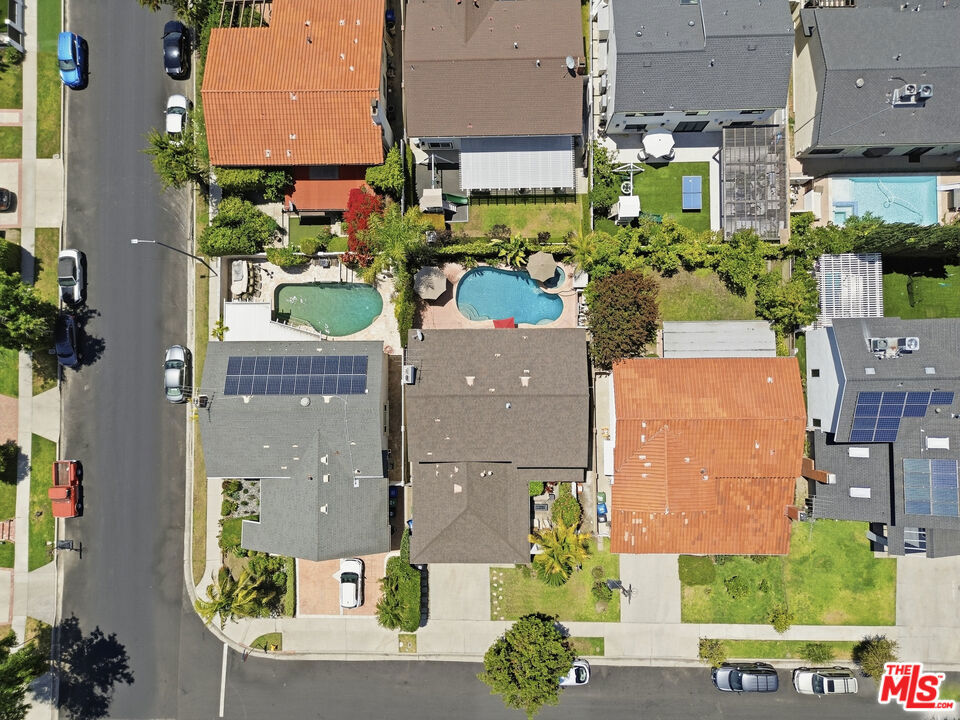 main property photo 45