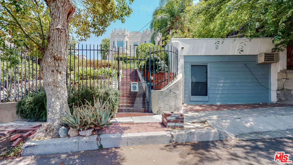 main property photo 45