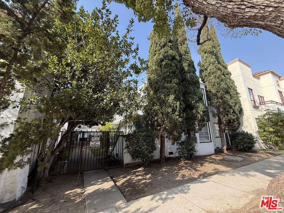 main property photo 11