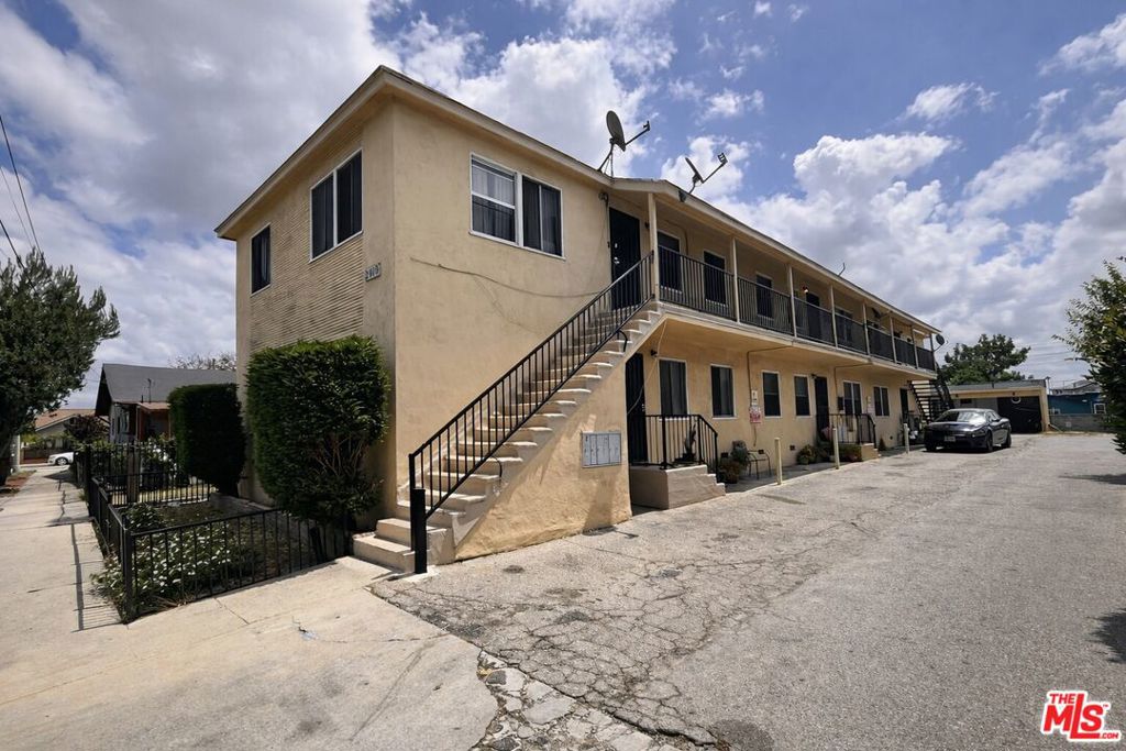 main property photo 10
