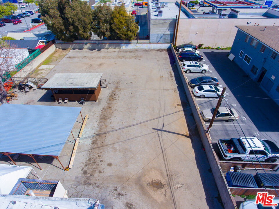 main property photo 33