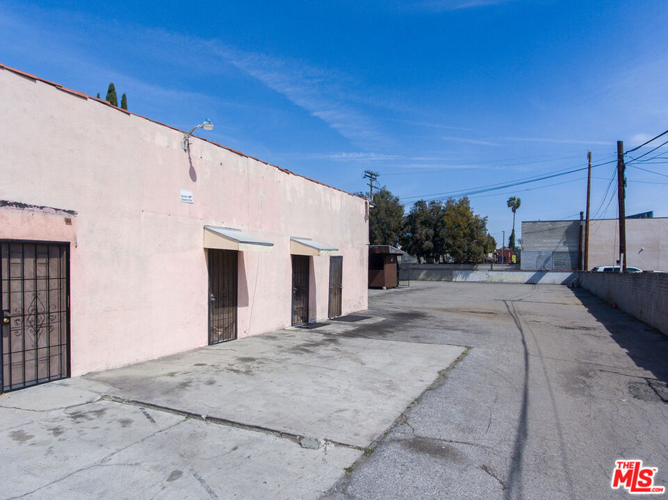 main property photo 6