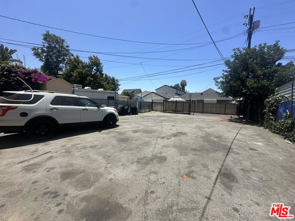 main property photo 12
