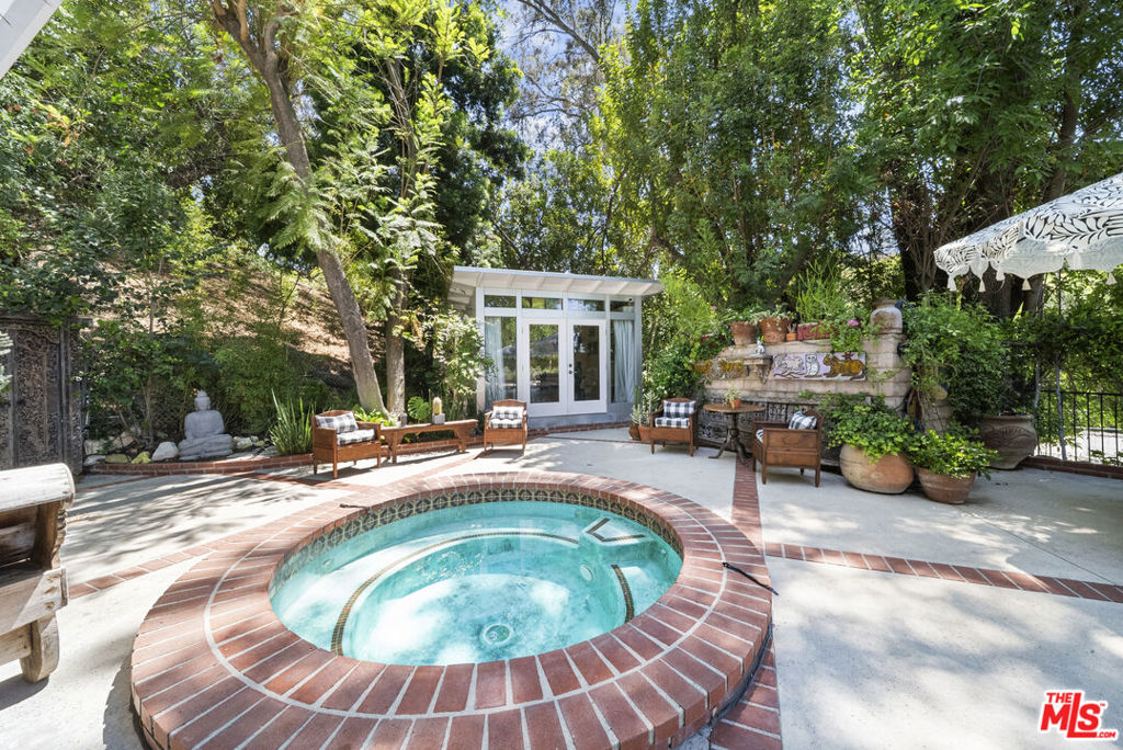 main property photo 37