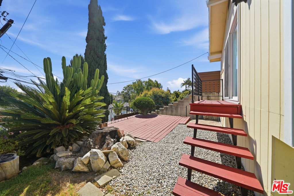 main property photo 31