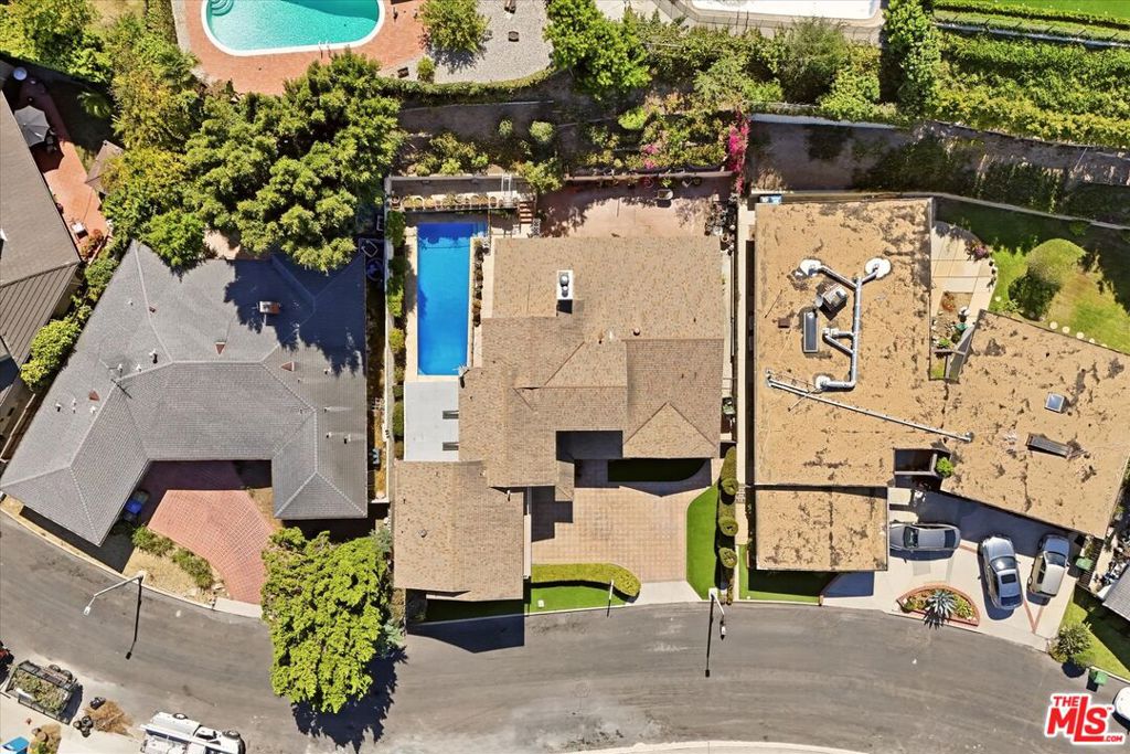 main property photo 49