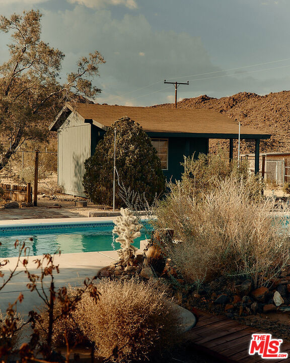 main property photo 16