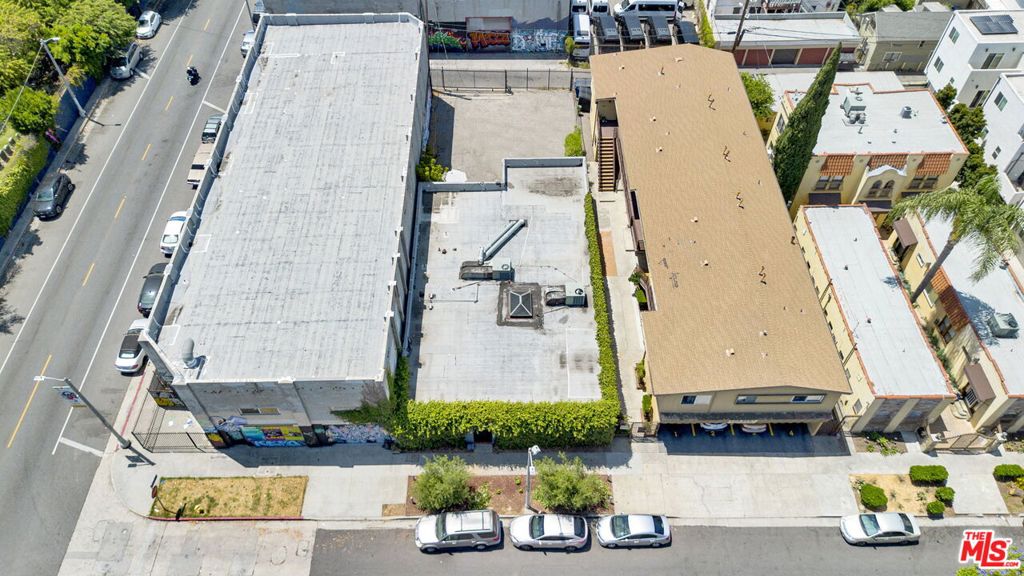 main property photo 25
