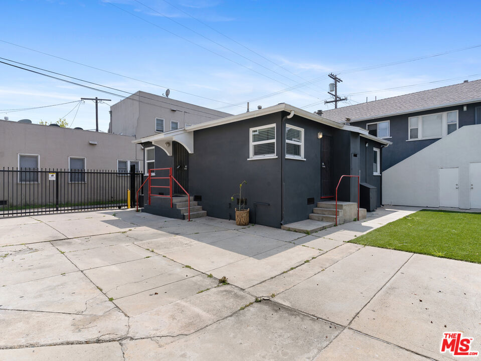 main property photo 3