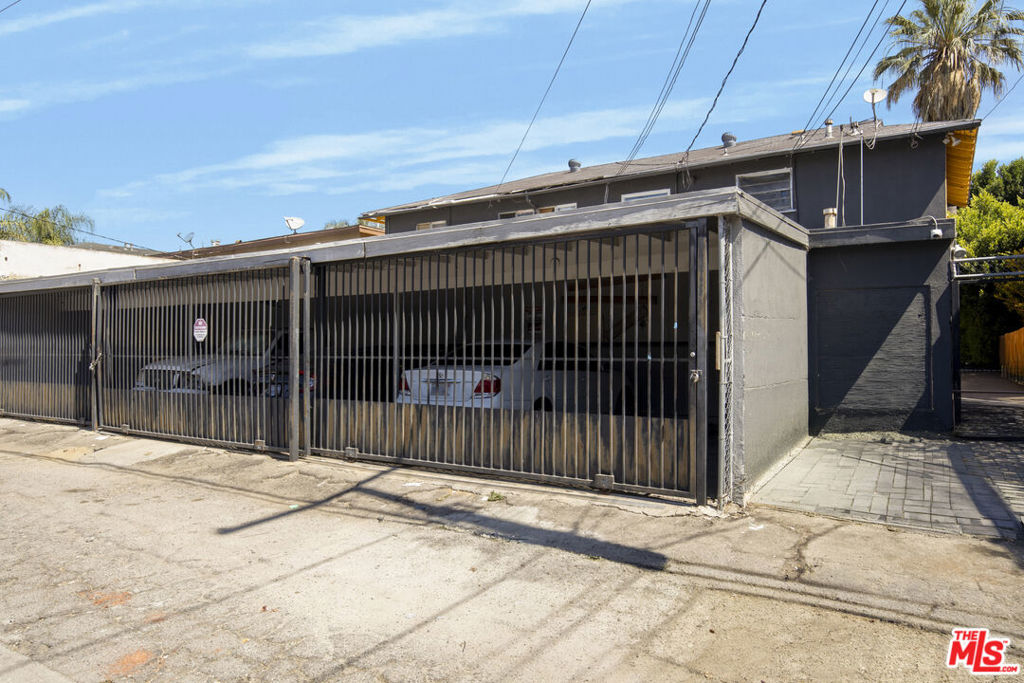 main property photo 9