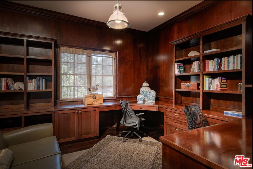 main property photo 23