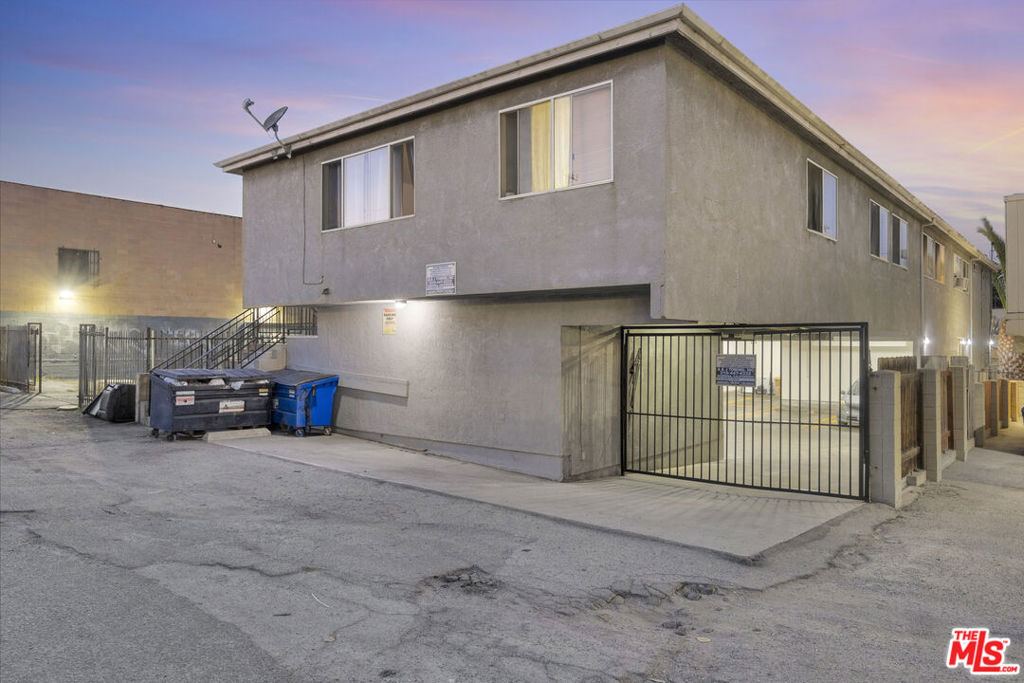 main property photo 10