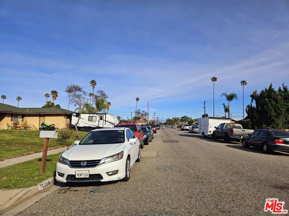main property photo 28