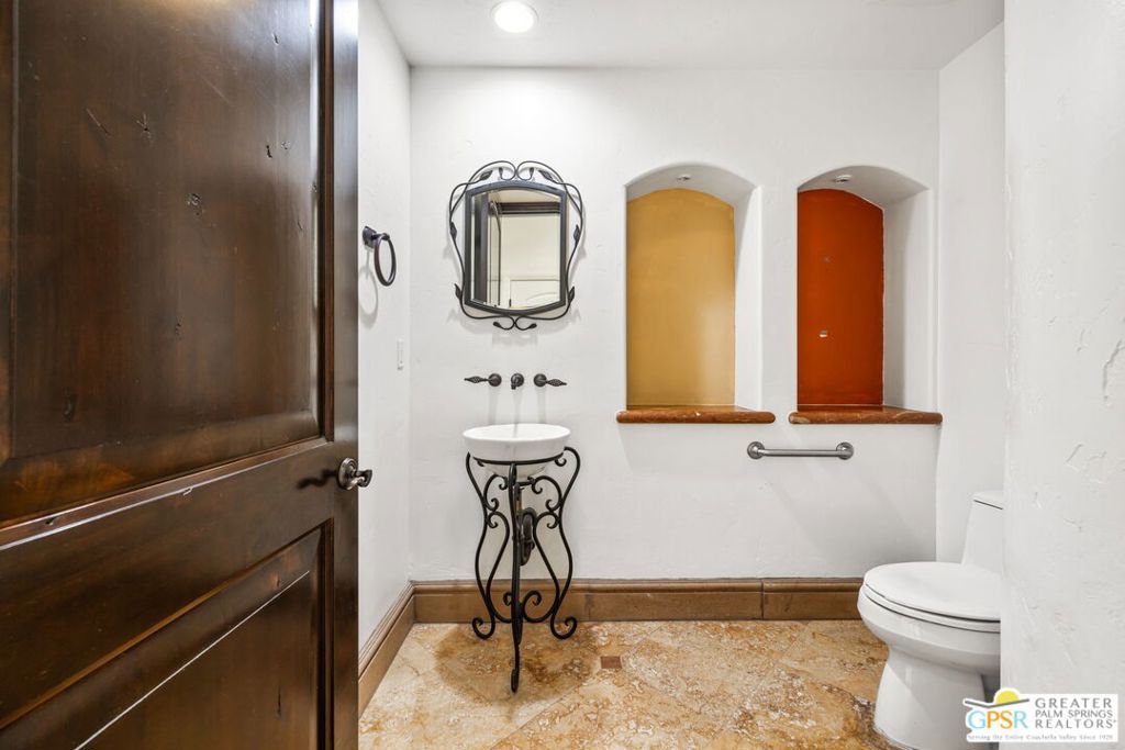 main property photo 50