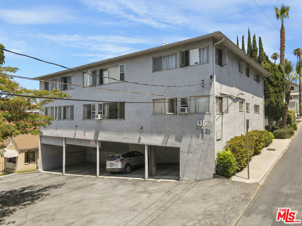 main property photo 14