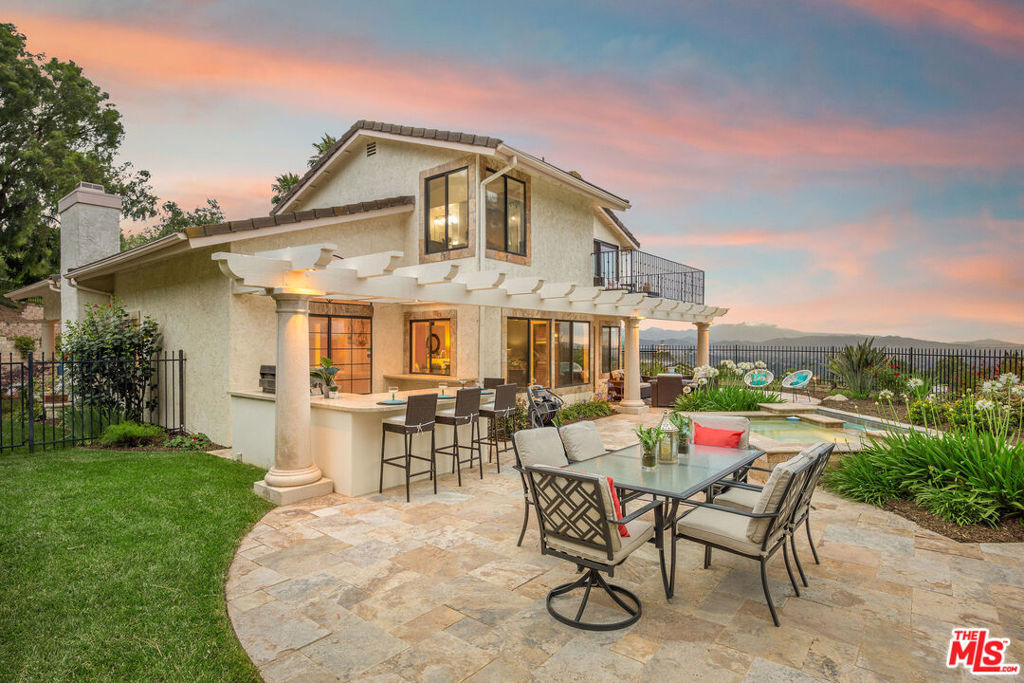 main property photo 5