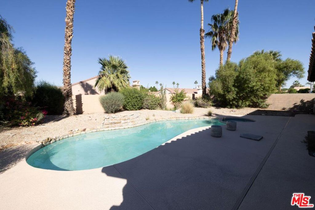 main property photo 24
