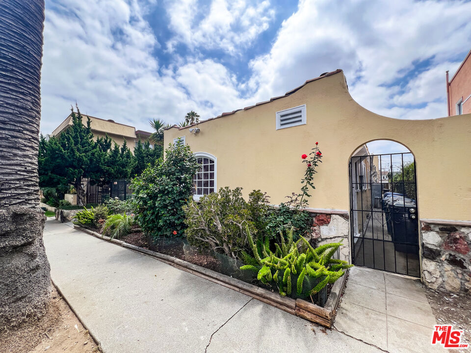 main property photo 18